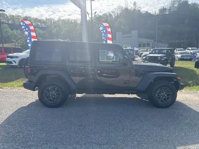 2025 Jeep Wrangler 4-Door Summit 4x4