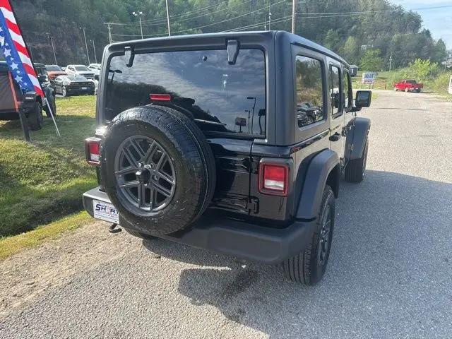 2025 Jeep Wrangler 4-Door Summit 4x4