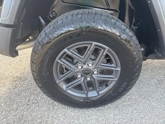 2025 Jeep Wrangler 4-Door Summit 4x4