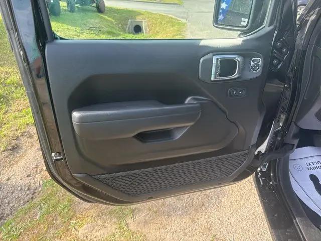 2025 Jeep Wrangler 4-Door Summit 4x4