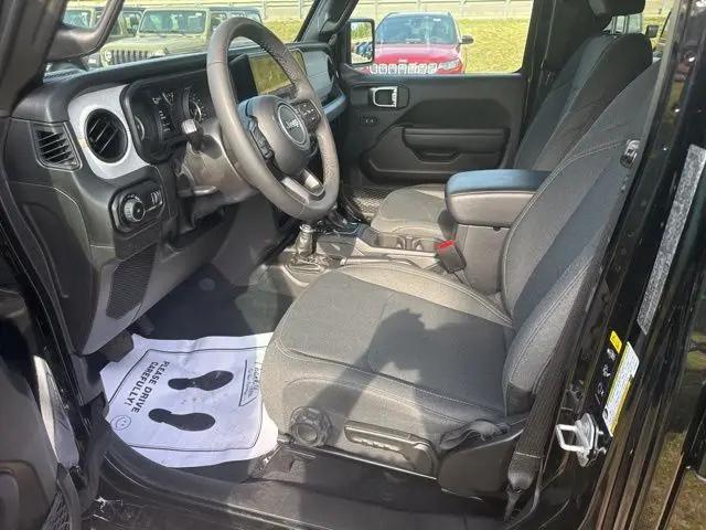 2025 Jeep Wrangler 4-Door Summit 4x4