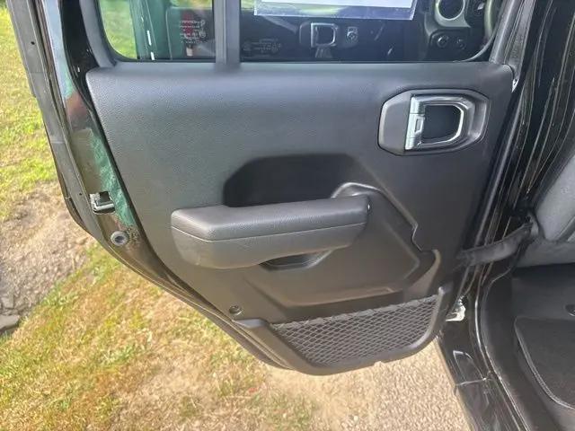 2025 Jeep Wrangler 4-Door Summit 4x4