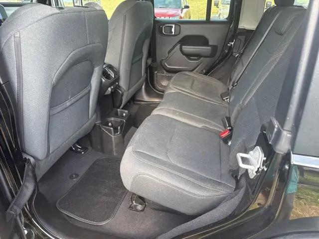 2025 Jeep Wrangler 4-Door Summit 4x4