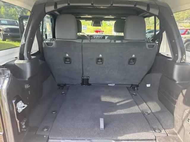 2025 Jeep Wrangler 4-Door Summit 4x4