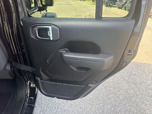 2025 Jeep Wrangler 4-Door Summit 4x4