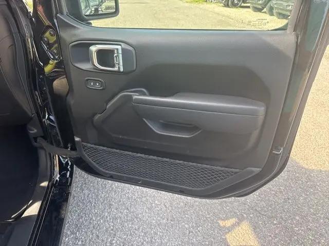 2025 Jeep Wrangler 4-Door Summit 4x4