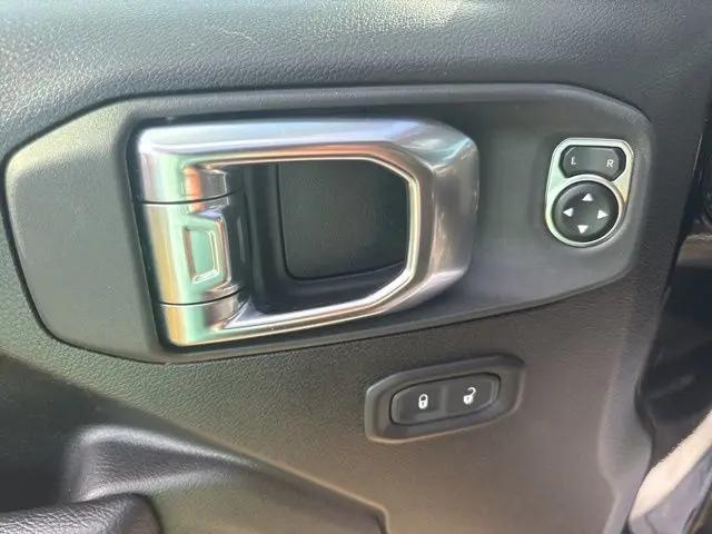 2025 Jeep Wrangler 4-Door Summit 4x4