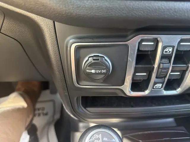 2025 Jeep Wrangler 4-Door Summit 4x4