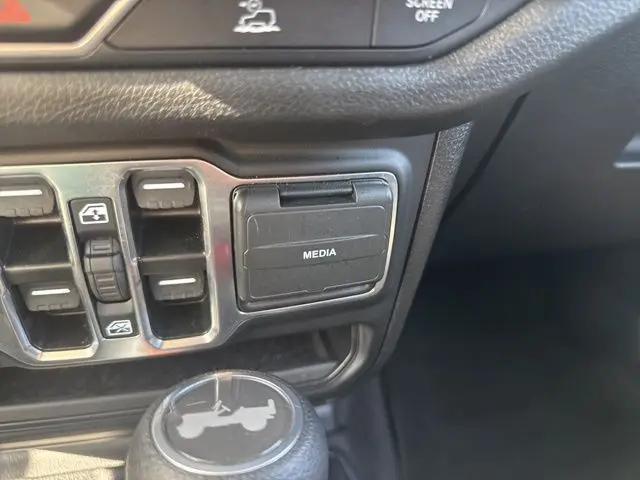 2025 Jeep Wrangler 4-Door Summit 4x4