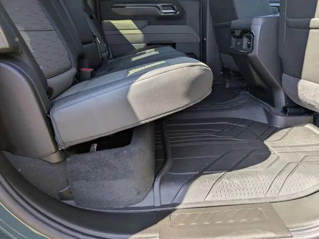 2026 Chevrolet Silverado 2500HD Crew Cab, Standard Bed, XR2, 4WD