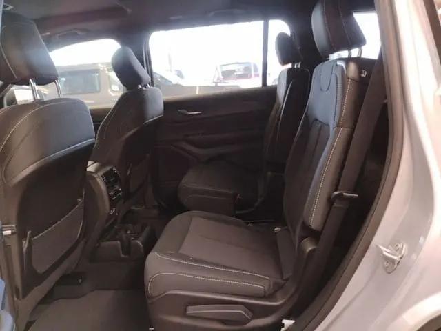 2026 Jeep Grand Cherokee L Altitude 4x4