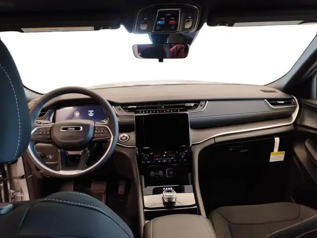 2026 Jeep Grand Cherokee L Altitude 4x4