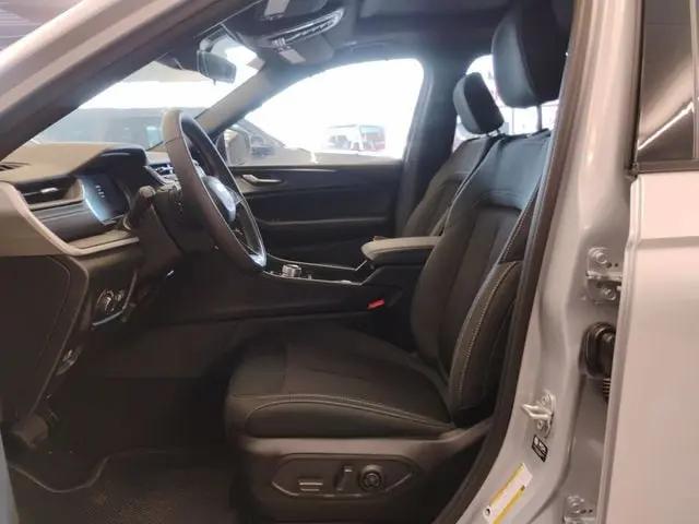 2026 Jeep Grand Cherokee L Altitude 4x4