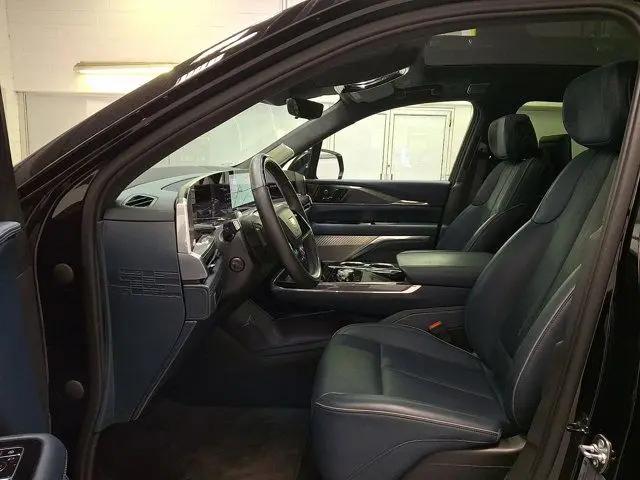 2025 Cadillac Escalade Luxury 2 AWD