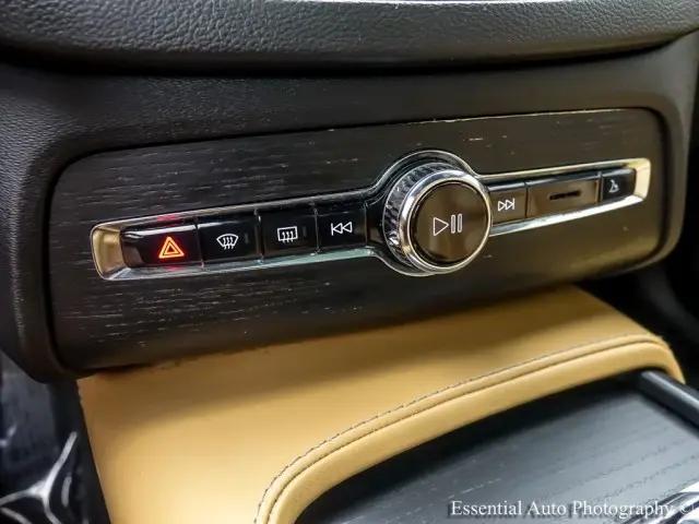 2021 Volvo XC90 T6 Inscription 7 Passenger
