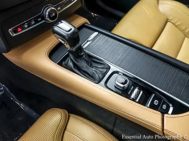 2021 Volvo XC90 T6 Inscription 7 Passenger