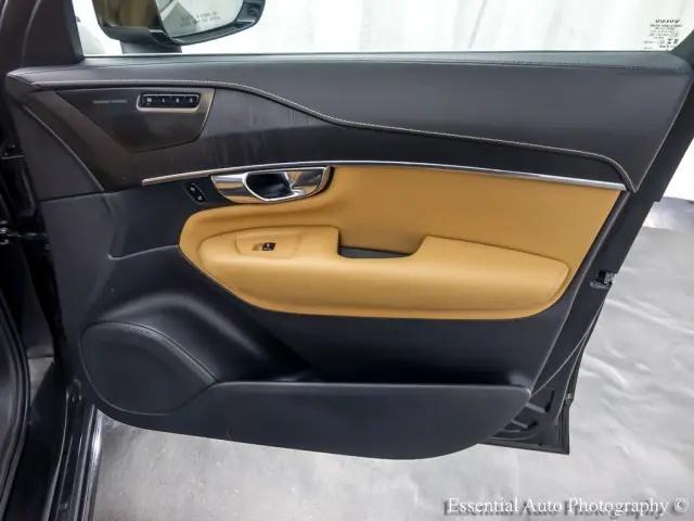 2021 Volvo XC90 T6 Inscription 7 Passenger