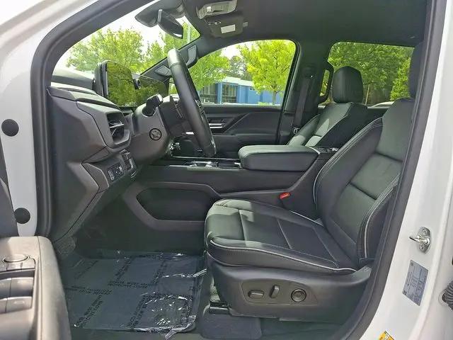 2025 Chevrolet Silverado EV LT