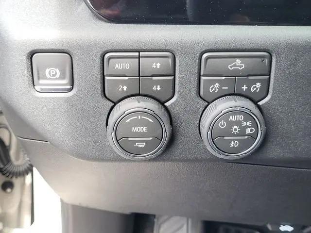 2026 Chevrolet Silverado 1500 4WD Crew Cab Short Bed RST