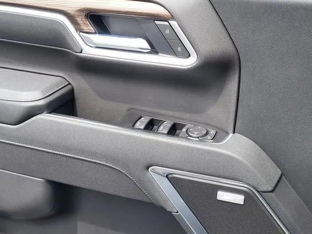 2026 Chevrolet Silverado 1500 4WD Crew Cab Short Bed RST