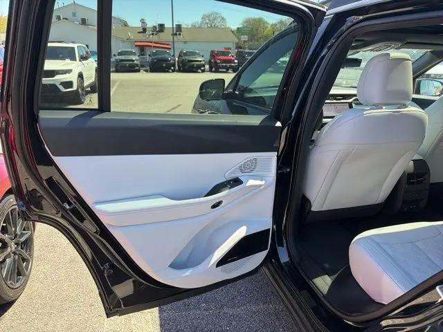 2026 Jeep Cherokee Overland 4x4