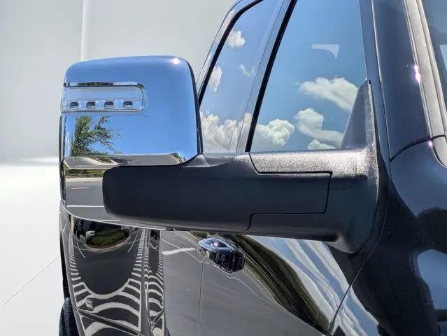2026 Ram 3500 Laramie Crew Cab 4x4 8' Box