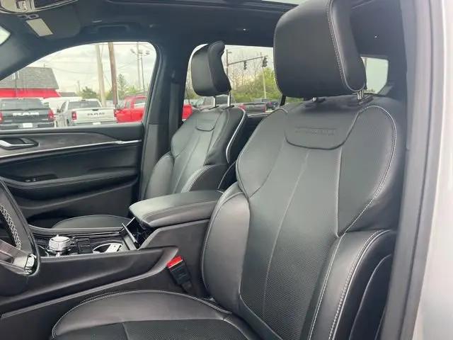 2025 Jeep Grand Cherokee L Overland 4x4