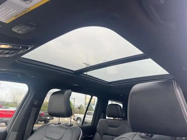 2025 Jeep Grand Cherokee L Overland 4x4