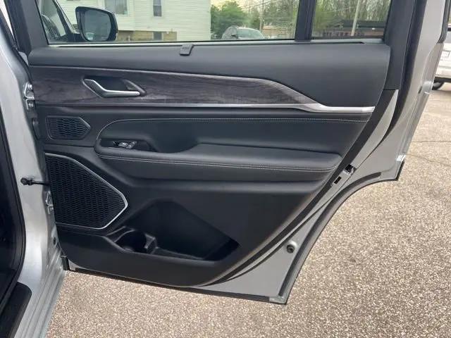 2025 Jeep Grand Cherokee L Overland 4x4