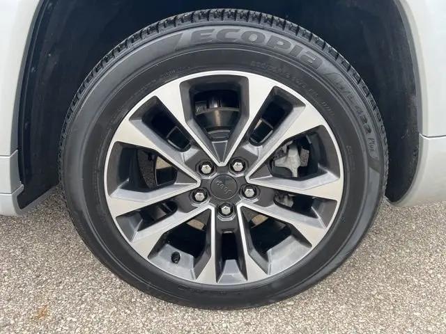 2025 Jeep Grand Cherokee L Overland 4x4