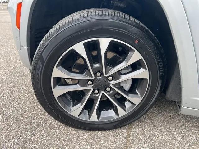 2025 Jeep Grand Cherokee L Overland 4x4