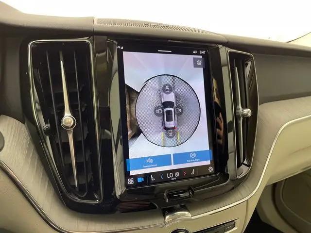 2024 Volvo XC60 Recharge T8 Plus Dark Theme