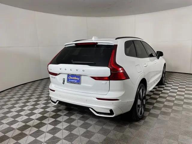 2024 Volvo XC60 Recharge T8 Plus Dark Theme