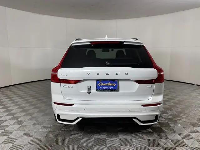 2024 Volvo XC60 Recharge T8 Plus Dark Theme