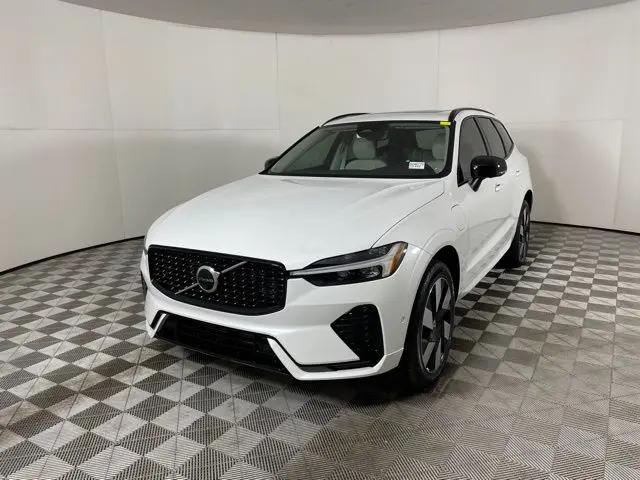 2024 Volvo XC60 Recharge T8 Plus Dark Theme