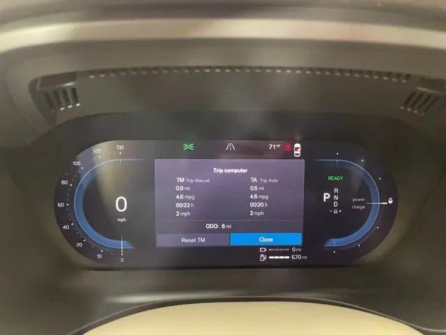 2024 Volvo XC60 Recharge T8 Plus Dark Theme