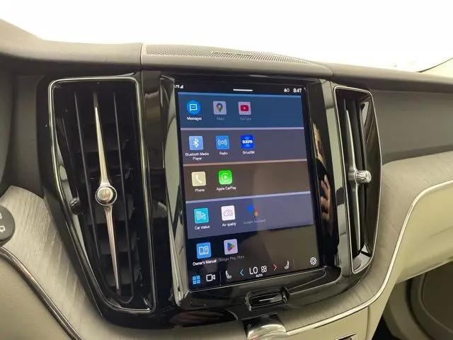 2024 Volvo XC60 Recharge T8 Plus Dark Theme