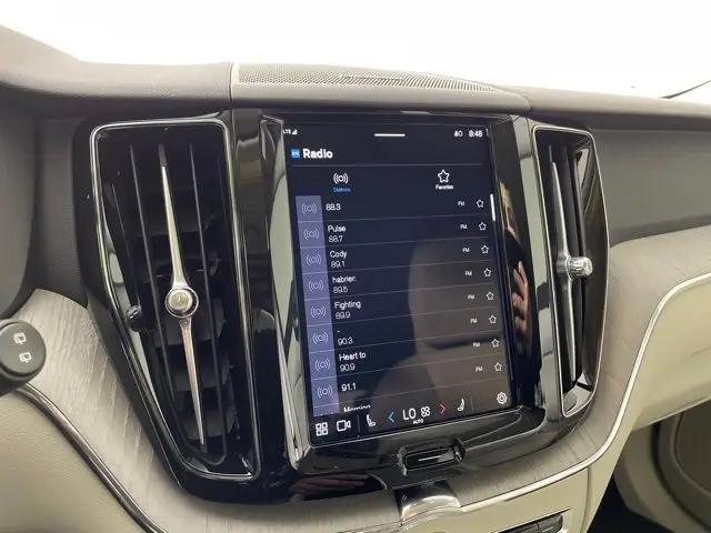 2024 Volvo XC60 Recharge T8 Plus Dark Theme