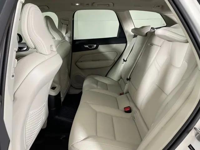 2024 Volvo XC60 Recharge T8 Plus Dark Theme