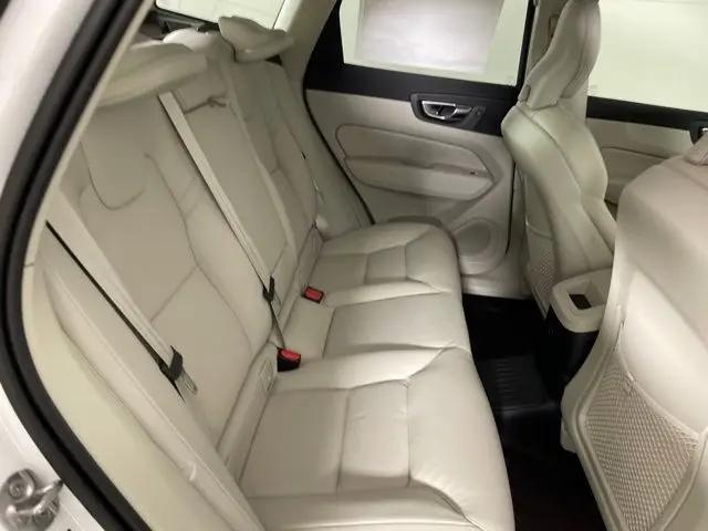 2024 Volvo XC60 Recharge T8 Plus Dark Theme