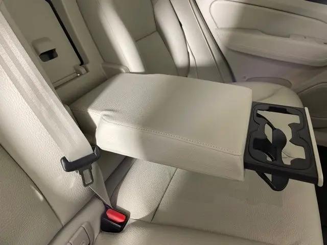 2024 Volvo XC60 Recharge T8 Plus Dark Theme