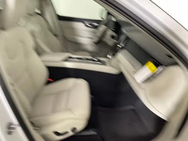2024 Volvo XC60 Recharge T8 Plus Dark Theme