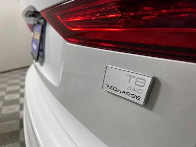 2024 Volvo XC60 Recharge T8 Plus Dark Theme
