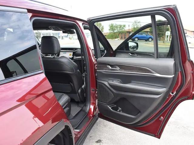 2026 Jeep Grand Cherokee L Altitude 4x4