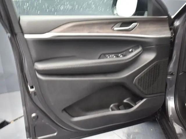 2026 Jeep Grand Cherokee L Altitude 4x4