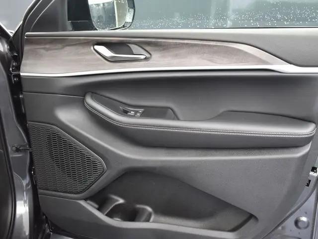 2026 Jeep Grand Cherokee L Altitude 4x4