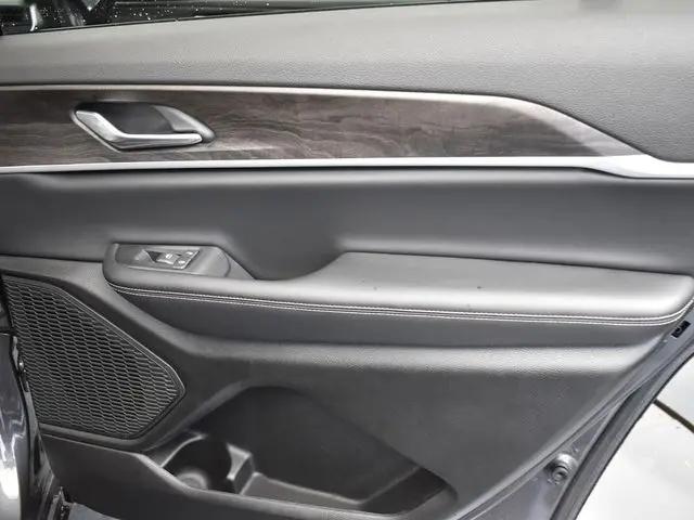 2026 Jeep Grand Cherokee L Altitude 4x4