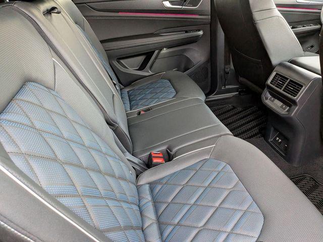 2026 Volkswagen Atlas Cross Sport SEL Premium R-Line