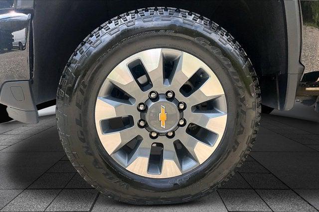 2024 Chevrolet Silverado 2500HD 4WD Crew Cab Standard Bed Custom
