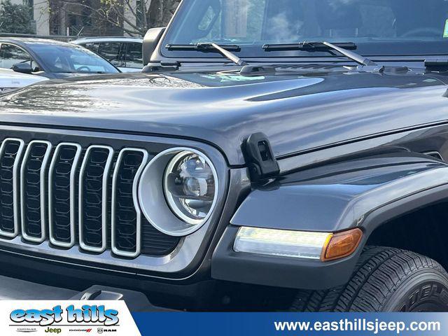 2025 Jeep Wrangler 4-Door Sahara 4x4